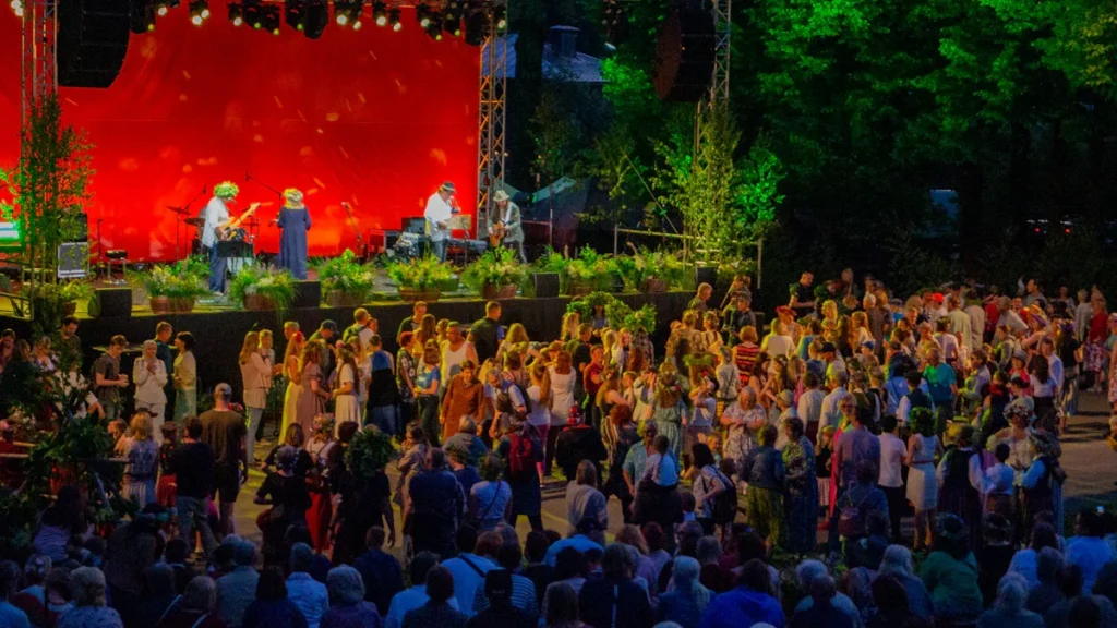 Foires et spectacles pour la fête de l'Indépendance à Ogre