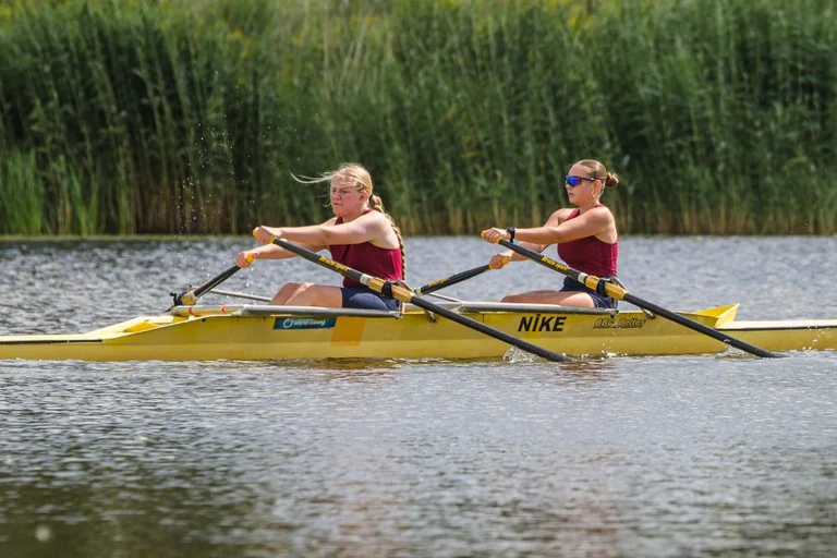 Jelgavā noskaidroti labākie jaunie airētāji