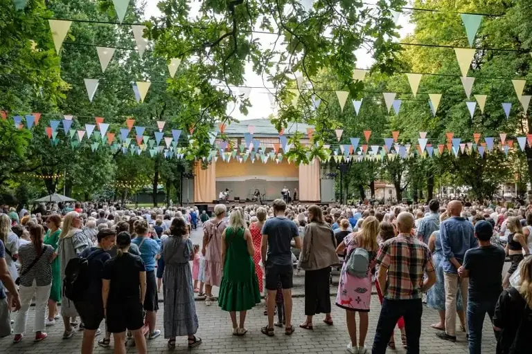 Brīvdabas koncertsezona Rīgā: 28. augustā — “Kautkaili”