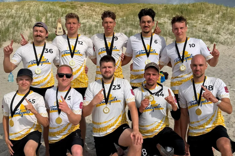 Ventspils frisbijistiem tituls pēc izšķiroša dueļa